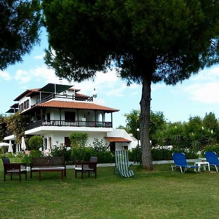 Villa Oasis Nea Poteidaia Exterior foto