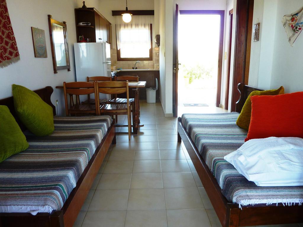 Villa Oasis Nea Poteidaia Exterior foto