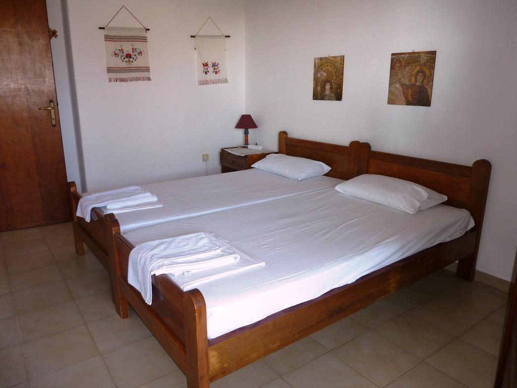 Villa Oasis Nea Poteidaia Exterior foto