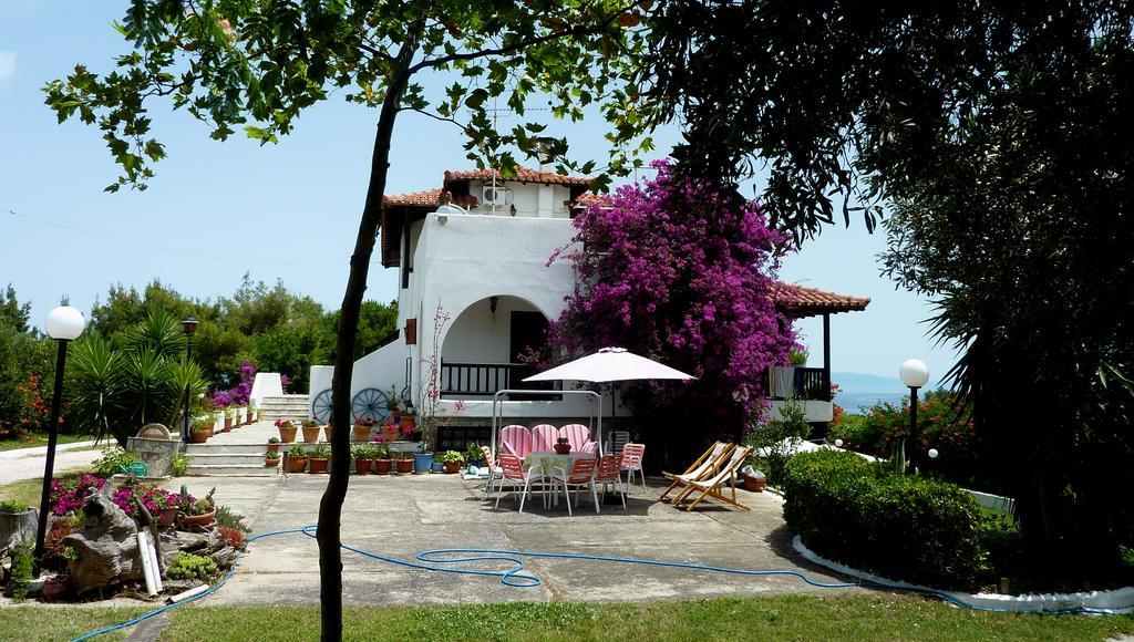 Villa Oasis Nea Poteidaia Exterior foto