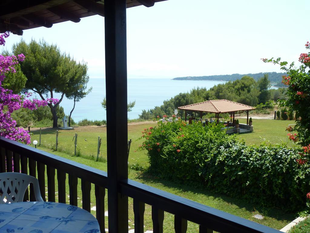 Villa Oasis Nea Poteidaia Exterior foto