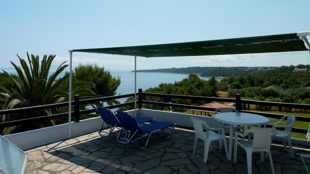 Villa Oasis Nea Poteidaia Exterior foto
