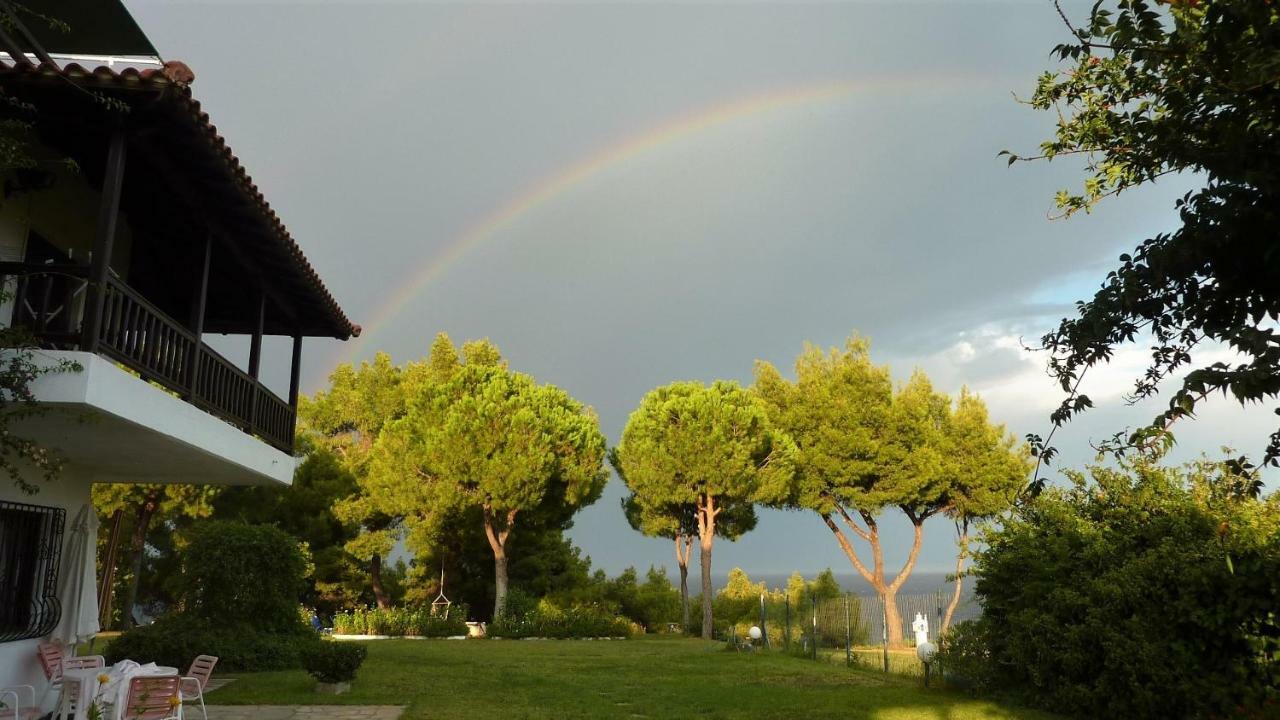 Villa Oasis Nea Poteidaia Exterior foto