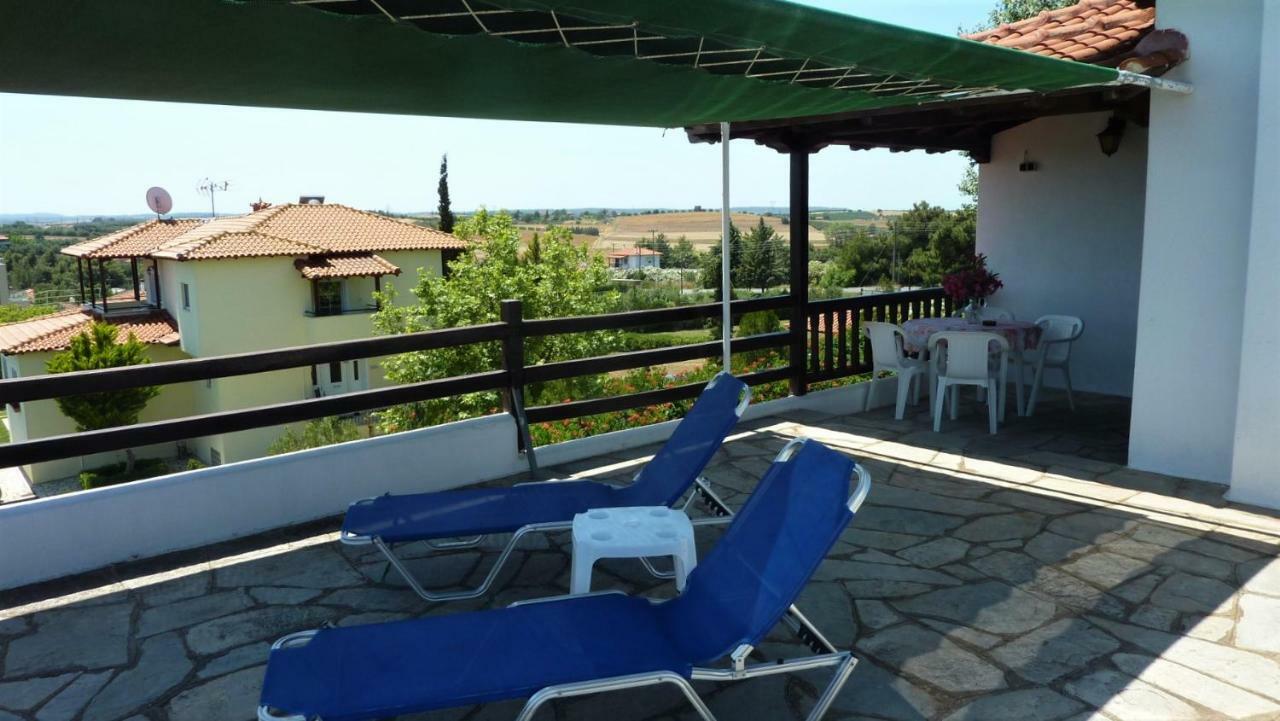 Villa Oasis Nea Poteidaia Exterior foto