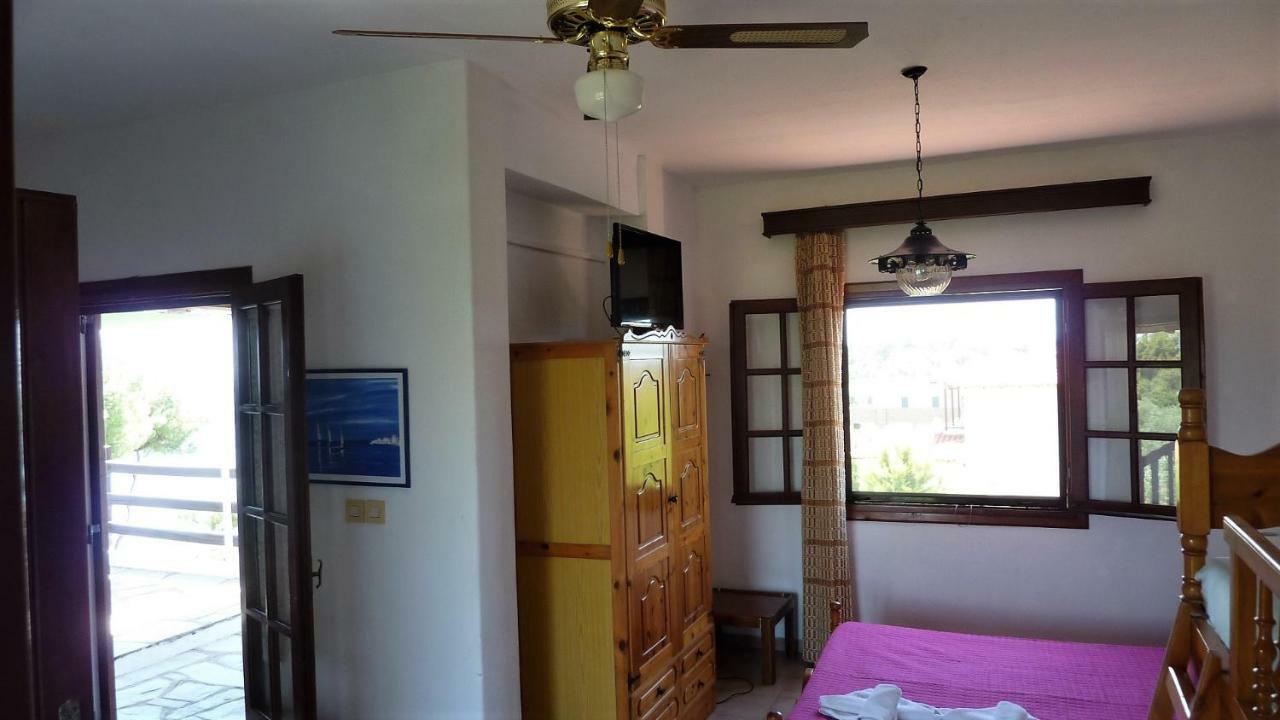Villa Oasis Nea Poteidaia Exterior foto